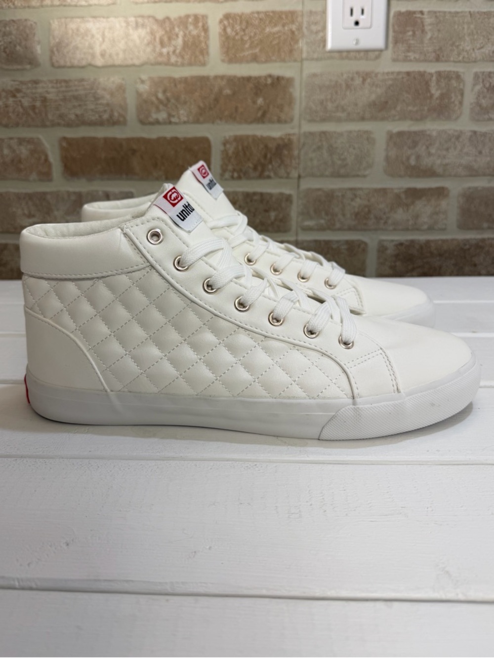Ecko Unltd White High Tops Men Size 9.5 Quilted Casual Street Style Sneakers
